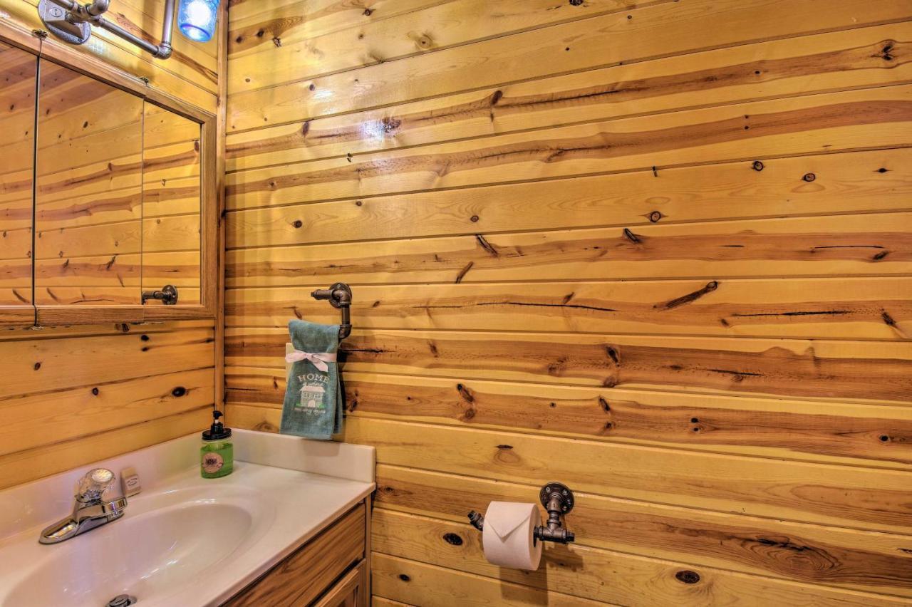 Cozy Hiawassee Cabin With Fire Pit And Mtn Views! Zewnętrze zdjęcie